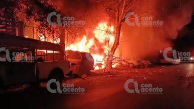 Photo of Incendio arrasa con autos en Progreso