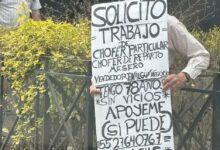 Photo of Abuelito de 78 años busca trabajo con una cartulina en las calles