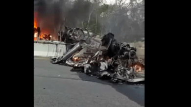 Photo of Trailer vuelca y se incendia en la Mérida – Cancún