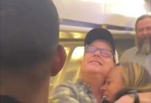 Photo of Hombre con Alzheimer entra en crisis en vuelo y reacción de pasajeros se viraliza