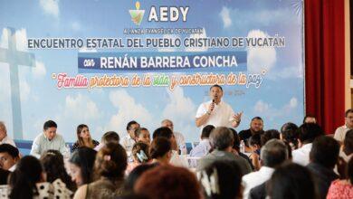 Photo of Renán Barrera y comunidad evangélica unidos por Yucatán
