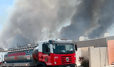 Photo of Fuerte incendio en Kanasín amenaza casas 