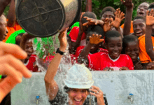 Photo of Influencer mexicano construye pozo de agua en África 