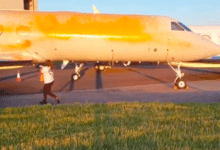 Photo of Activistas intentan pintar el avión de Taylor Swift