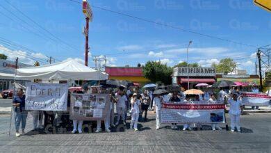Photo of Trabajadores del Issste Yucatán protestan y cierran calles