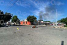 Photo of Vecinos de Pacabtún cierran calles por falta de luz