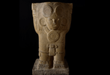 Photo of Pieza de Chichén Itzá en el louvre de los emiratos árabes