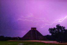 Photo of Increíbles rayos iluminan Chichén Itzá