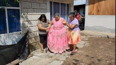 Photo of Abuelita de 81 años celebra sus XV años