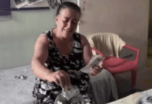 Photo of Mujer se compró dos casa de puro vender chismes