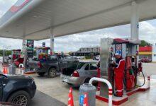 Photo of Gasolineras con filas para cargar combustible ante Milton