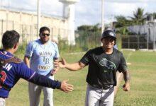 Photo of Manuel “Bolón” Rodríguez, juega partido amistoso en el Cereso de Mérida