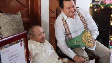 Photo of La leyenda del boxeo yucateco recibe un reconocimiento de Huacho Díaz