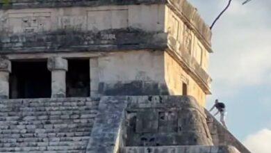 Photo of Turista burló la seguridad y subió al Castillo de Chichén Itzá, Yucatán