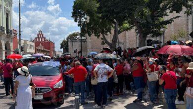 Photo of Usan polvo de extintor contra manifestación en Yucatán