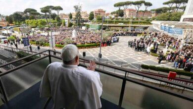 Photo of Papa Francisco aparece en público por primera vez tras su hospitalización