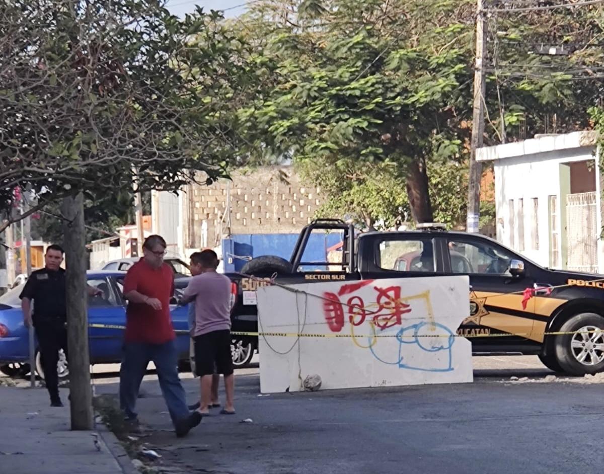 Sin luz sectores de Mérida; vecinos cierran calles | Con Acento