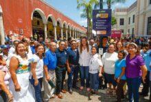 Photo of Cuida Cecilia Patrón de las meridanas con mastógrafo y botón de alerta