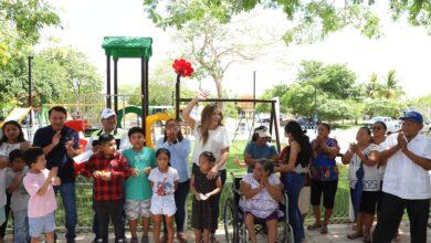 Photo of Entrega Ceci Patrón parque renovado en Yaxché Casares