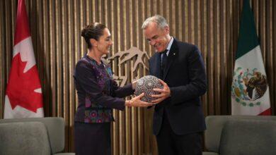 Photo of Claudia Sheinbaum regaló al primer ministro una pelota artesanal wixárika
