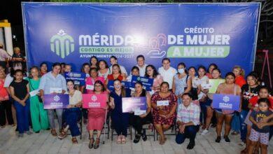 Photo of De mujer a mujer, entrega Ceci Patrón créditos para apoyar a emprendedoras