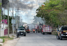 Photo of Reportan dos lesionados por incendio y se pide a los curiosos alejarse de la zona
