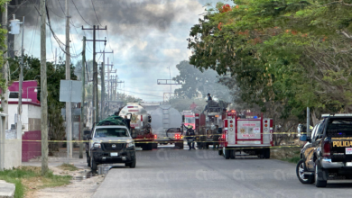 Photo of Reportan dos lesionados por incendio y se pide a los curiosos alejarse de la zona