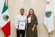 Photo of Ceci Patrón reconoce con “Valor Meridano” a piloto aviador que salvó 215 vidas