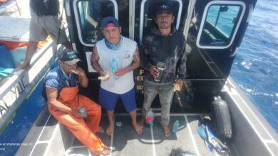 Photo of Tras 2 días desaparecidos en altamar pescadores yucatecos son hallados con vida