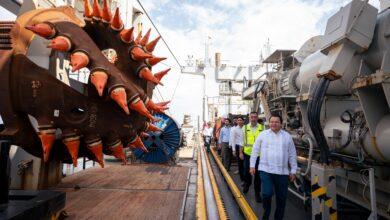 Photo of Huacho Díaz visita el buque de dragado Fernando Magallanes