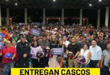 Photo of Cuida Ceci Patrón a repartidores con entrega de cascos certificados