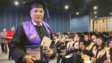 Photo of Se gradúa ingeniero a los 78 años en Tamaulipas 