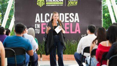 Photo of Dialoga Cecilia Patrón con comunidad universitaria