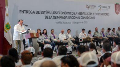 Photo of Reconocen a medallistas yucatecos con estímulos económicos