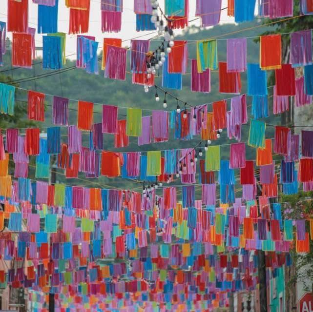 Significado de los colores del papel picado en Día de Muertos | Con Acento