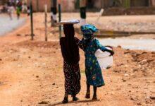 Photo of Rescatan a 24 niñas secuestradas en una escuela de Nigeria, tras ola de ataques