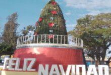 Photo of Convierten monumento a Miguel Hidalgo en árbol de Navidad en Puebla