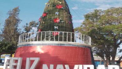 Photo of Convierten monumento a Miguel Hidalgo en árbol de Navidad en Puebla