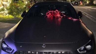 Photo of Canelo Álvarez sorprende a su hija con un lujoso auto de lujo esta Navidad