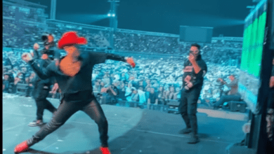 Photo of Eduin Caz rompe pantalla en pleno concierto de Grupo Firme en Bogotá y extiende show