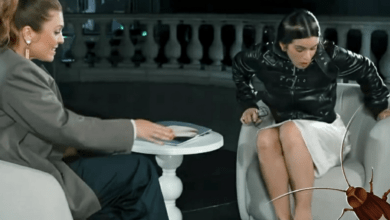 Photo of Rosalía huye de una cucaracha durante entrevista en Río y su reacción se vuelve viral