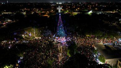 Photo of Mérida Brilla ilumina el poniente con su tercer árbol navideño