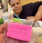 Photo of De bañarse a saborearlo: gelatinas con forma de jabón Zote causan furor en redes