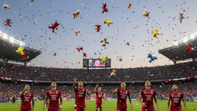 Photo of Toluca celebra el Día de Reyes con tradicional “lluvia de peluches” solidaria