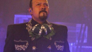 Photo of Pepe Aguilar enfrenta a conductora y responde a críticas sobre su familia