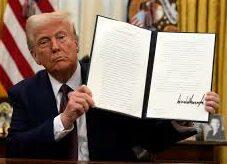 Photo of Trump declara a Cuba “amenaza extraordinaria” y ordena aranceles a países que le vendan petróleo