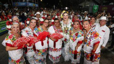 Photo of Más de 40 mil personas celebran la identidad yucateca en la Noche Regional del Carnaval de Mérida