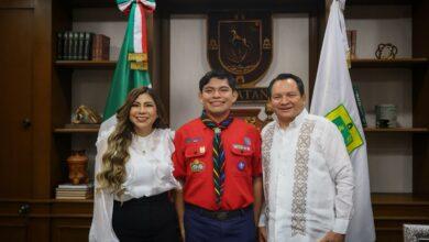Photo of Scout yucateco asume simbólicamente la gubernatura por un día