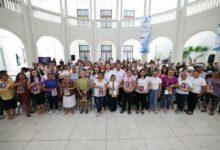 Photo of Cecilia Patrón impulsa la salud visual de mujeres de Mérida con entrega de lentes gratuitos