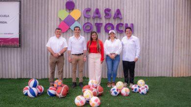 Photo of Rommel Pacheco inspira a jóvenes de Casa Otoch